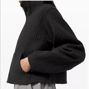 Lululemon Textured Cropped Jacket sz. m/l
